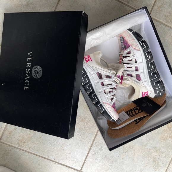 Varsace gorgeous shoes - Picture 1 of 7